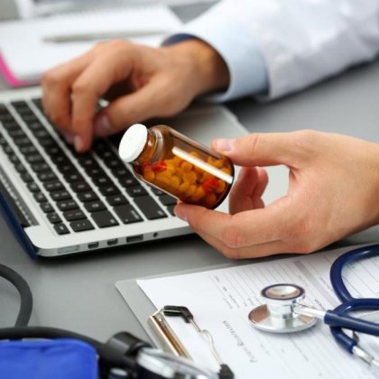 Спешните медици да изписват електронни рецепти за антибиотици предложи здравният