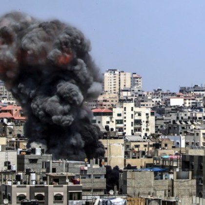 Правителството на Хамас в Газа заяви че при израелските въздушни