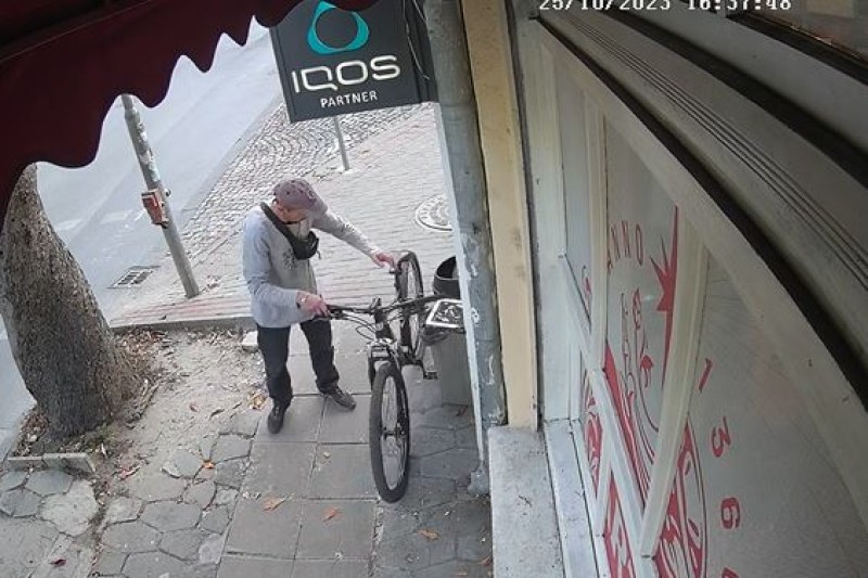 Да не повярваш, че е кражба: Мъж се качи на колело все едно е негово ВИДЕО