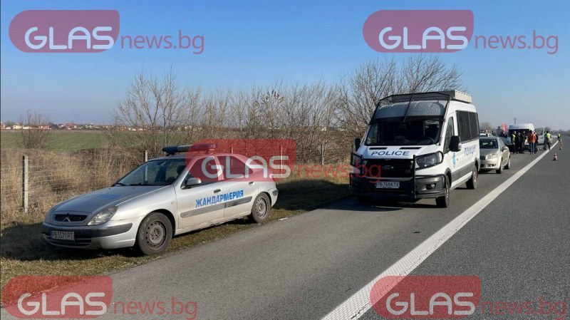 Двама души загинаха при гонка на полицията с кола с мигранти на АМ "Тракия"