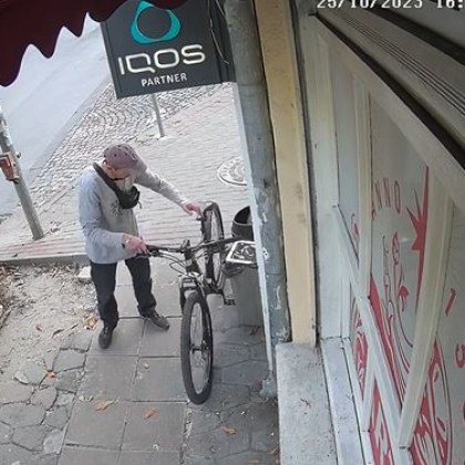 Мъж извърши безцеремонна кражба на колело във Варна Присвояването е
