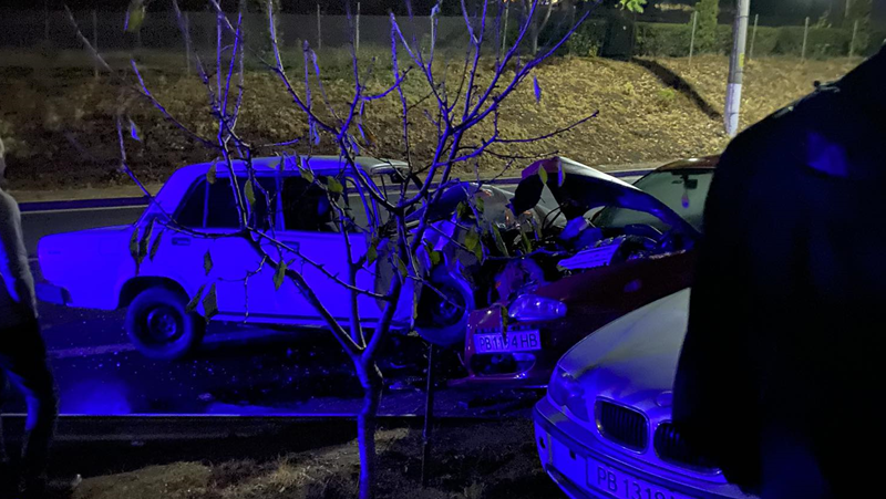 Пияна шофьорка предизвика катастрофа с материални щети в село Анево.Сигналът