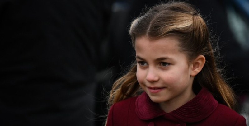Детска модна икона: какви палта носи принцеса Шарлот СНИМКИ