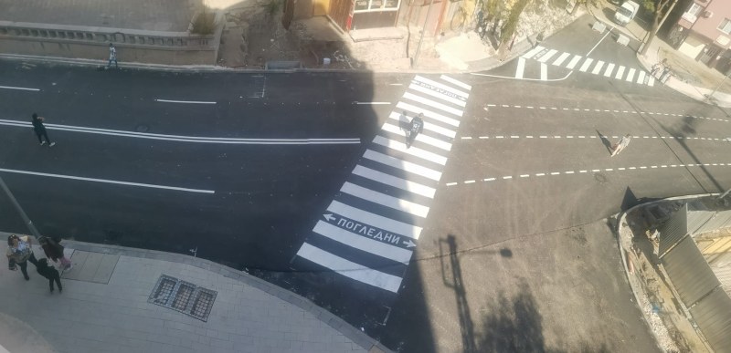 Полагат маркировката по улица Даме Груев в Пловдив.Към днешна дата
