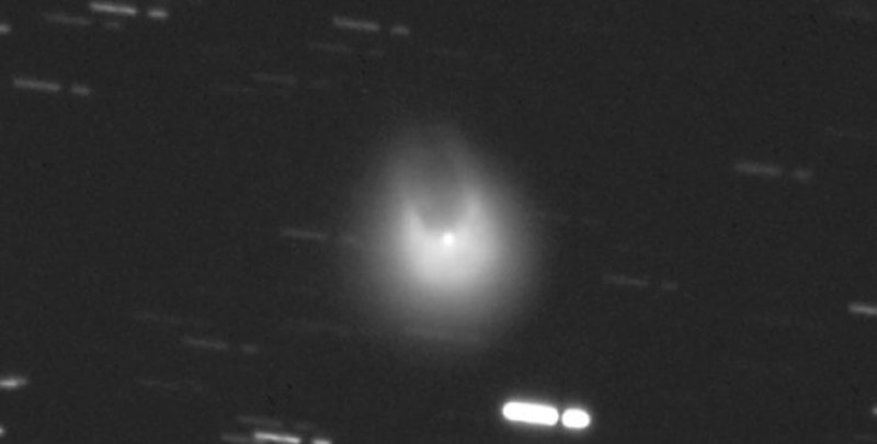 Масивна комета, наречена Кометата на дявола“, два пъти по-голяма от