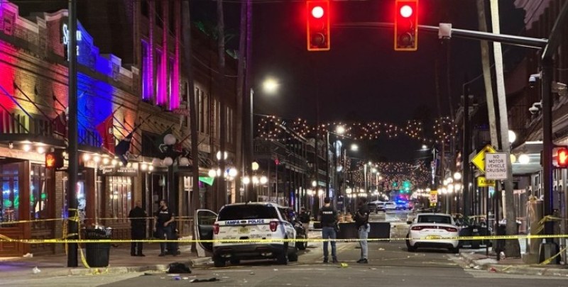 Кървав Хелоуин! Мъж стреля на парти: десетки ранени и двама убити