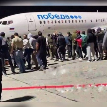 В Дагестан жителите започнаха да щурмуват летището заради полета на