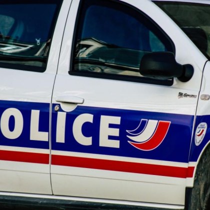 Полицията в Париж днес откри огън и рани жена която