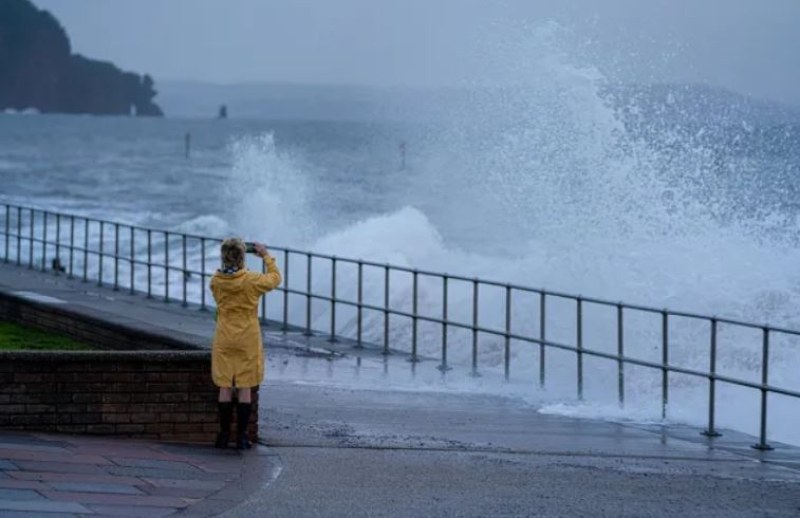 Бурята Киаран“ ще удари Обединеното кралство с ветрове със скорост