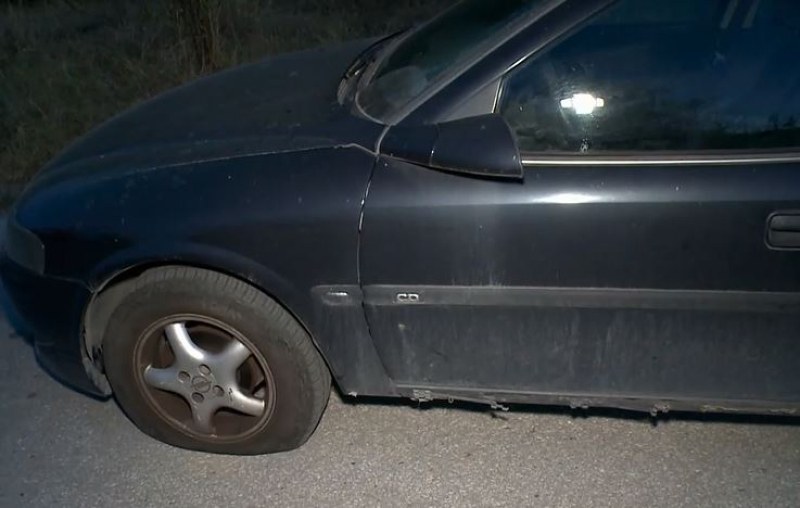 11 автомобила осъмнаха с нарязани гуми в Пловдив. Вандалският акт е