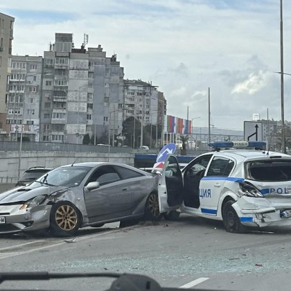 Тежка катастрофа е станала тази сутрин във Варна Полицейски автомобил