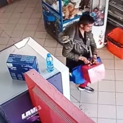 Мъж е забелязан да краде от пловдивски магазин Кадри от
