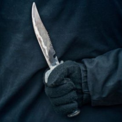 Младо момче е било намушкано с нож в пловдивския квартал