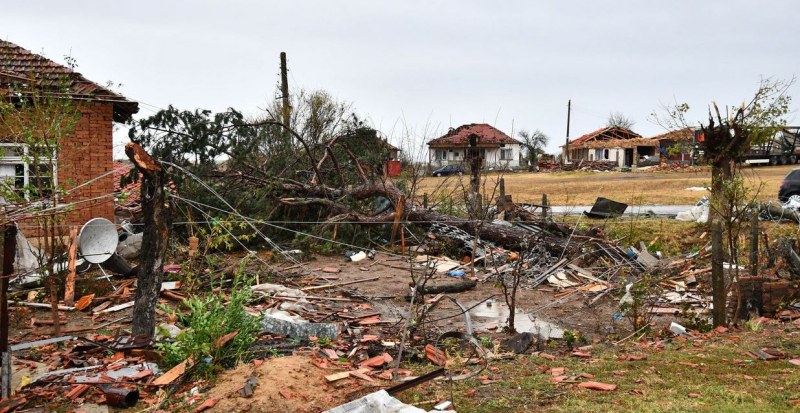 Разрушенията в Лъвино: Нужни са доброволци, стартират дарителска кампания