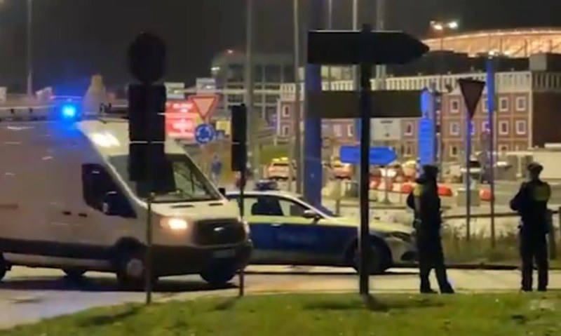 Въоръжен  баща нахлу в летище, стреля и хвърля коктейли Молотов