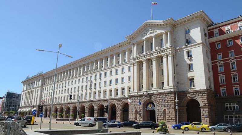Правителството се събира извънредно заради промените в данъчните закони