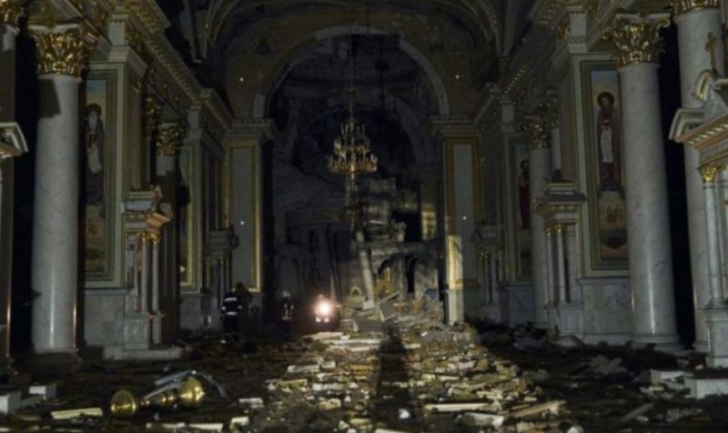 Удари в Одеса, разрушена е художествена галерия