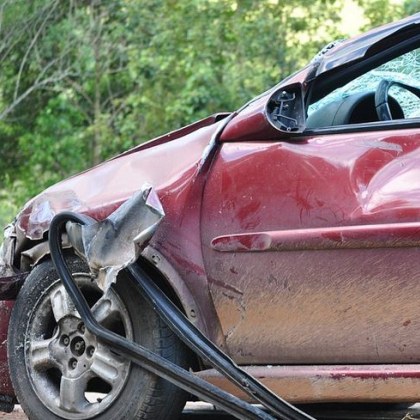 Пиян шофьор се заби във фризер на бензиностанция в Русе