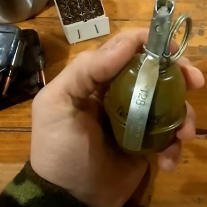 Помощникът на Залужни загина, докато показваше на сина си подарена граната СНИМКА