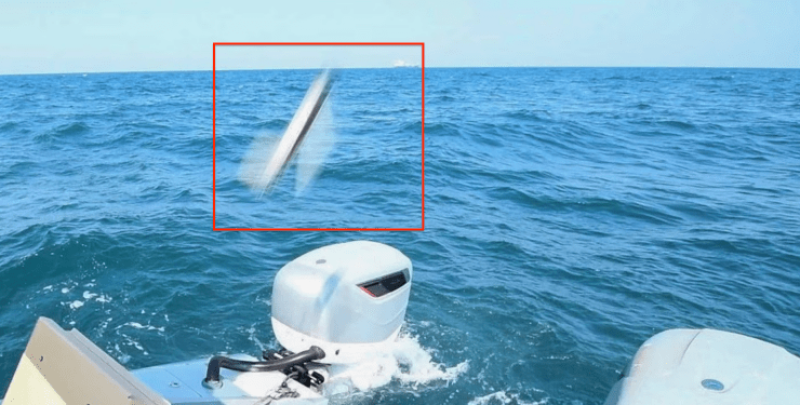 Американският флот изстреля смъртоносната ракета Devil Ray от морски дрон