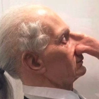 Човекът който някога е има най дългия нос в света предизвика