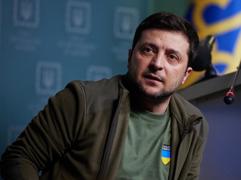Зеленски: По-добре кучетата да управляват света, отколкото хората