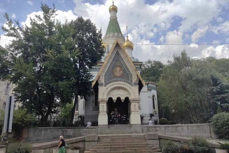 Руската църква в центъра на София отново отваря врати.Новият предстоятел,