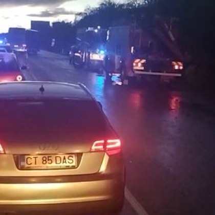 Катастрофа затвори движението по главен път София Варна в
