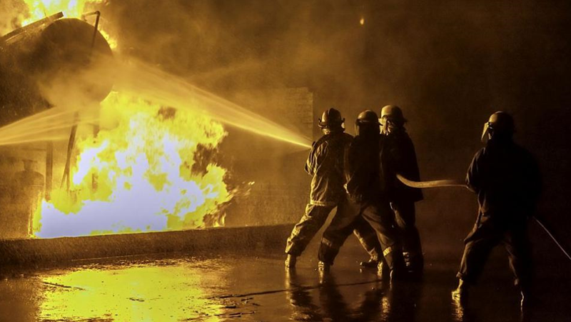 Огнен ад в завод за експлозиви в Русия