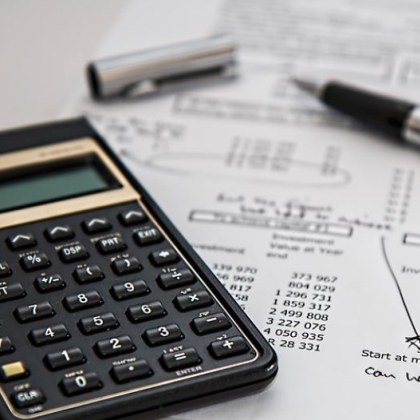 Финансовият министър Асен Василев предвижда осезаемо повишение на максималния осигурителен