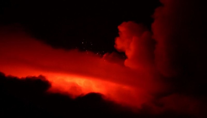 Вулканът Етна изригна, обявиха оранжева степен на тревога