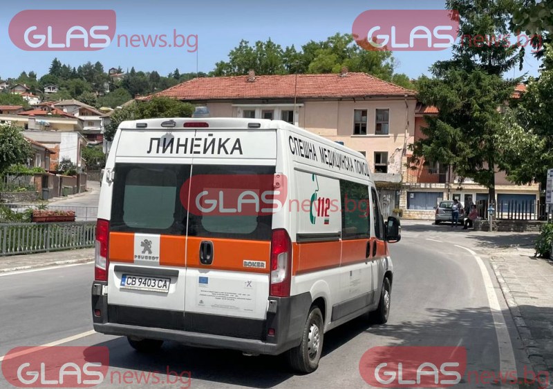 Четирима пострадаха при челна катастрофа в прохода 