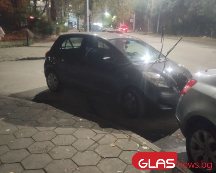 Кола паркира на завой в Пловдив, само морално ли ще го санкционират?