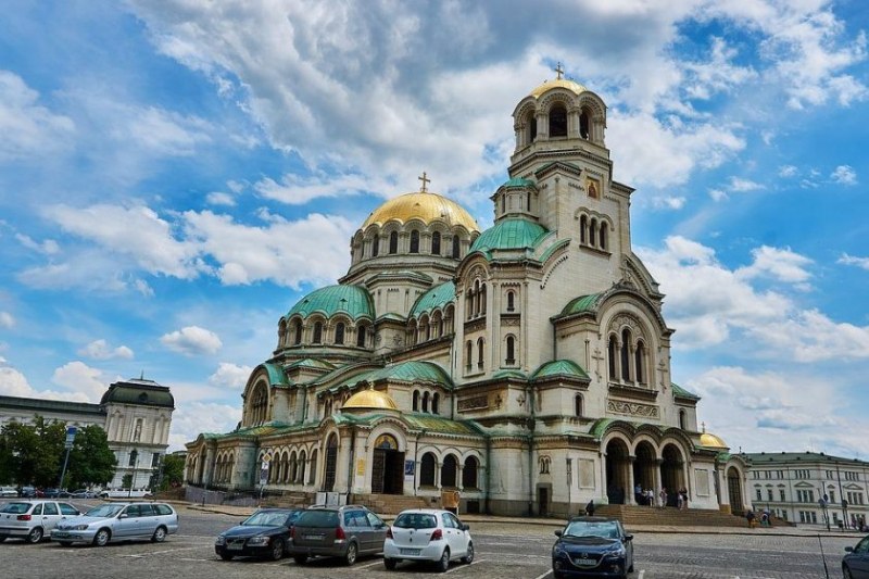 Край на паркирането в сърцето на София, вече е пешеходна зона