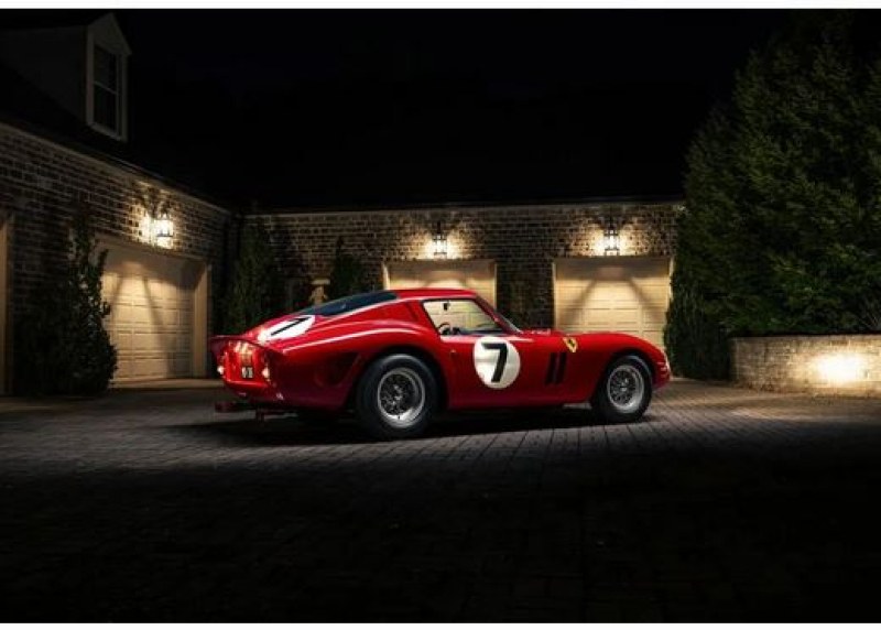 Рядко Ferrari 330 LM/250 GTO от 1962 г. беше продадено