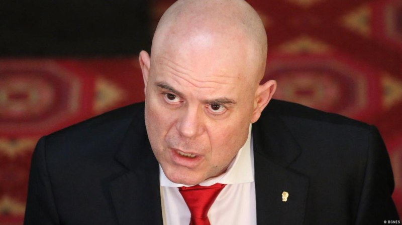 Бившият главен прокурор Иван Гешев е загубил качеството си на магистрат. Според