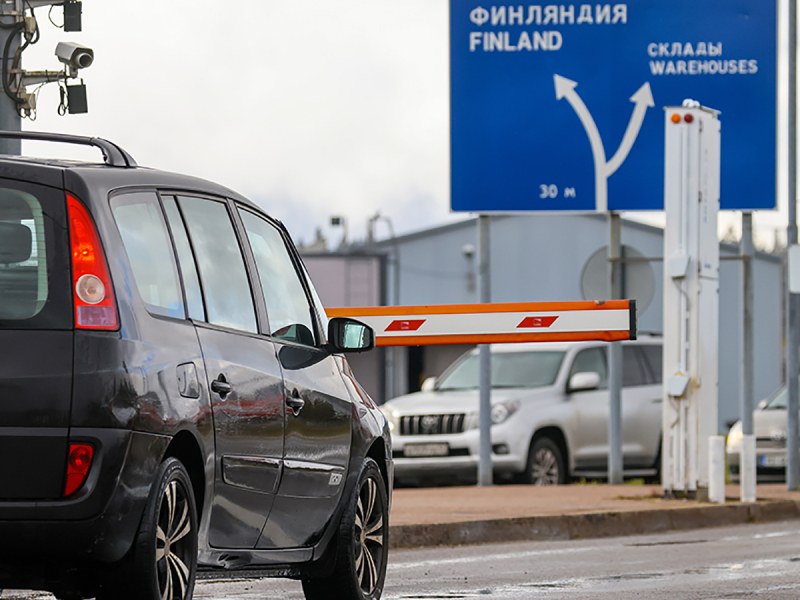 Финландия затваря границата с Русия