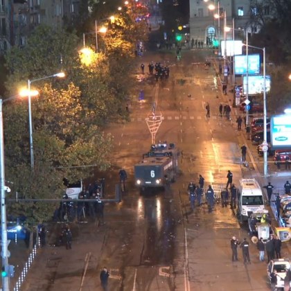 Полицаи са пострадали при безредиците, СДВР с апел