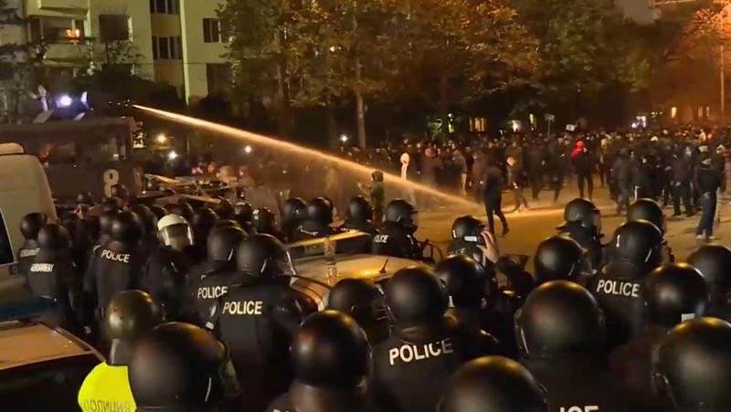 Какви са щетите в София след протеста на футболните фенове