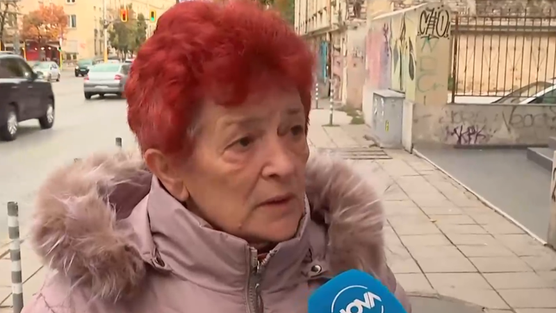 Жена е била затисната от вратата на тролей в София, водачката реагирала грубо