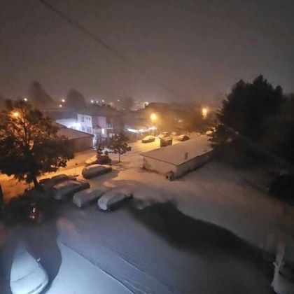 Първи сняг падна в редица градове на страната Снежинки прехвърчаха