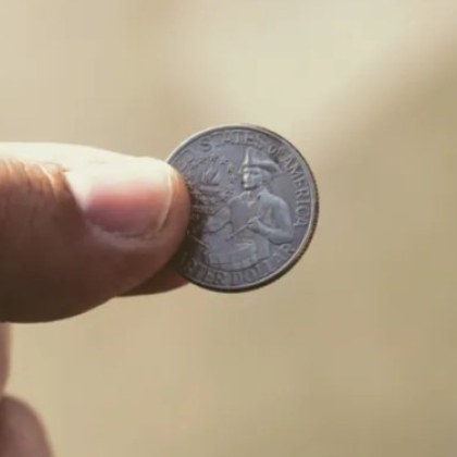 В Съединените щати хвърляне на монета реши кой ще стане