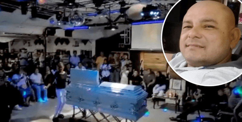 Семейство се сбогува с покойния си баща в нощен клуб ВИДЕО
