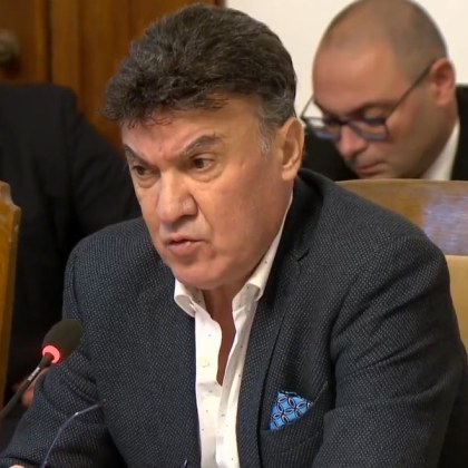 В 16 часа започна изслушването на Борислав Михайлов в парламентарната