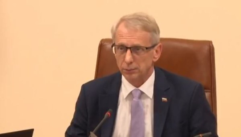 Денков с призив към вътрешния министър и МВР