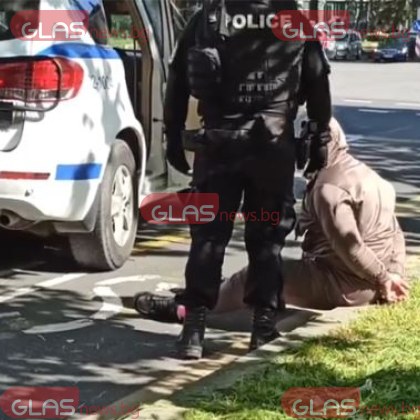 Джип с петима мигранти блъсна полицейски автомобил в Казанлък До