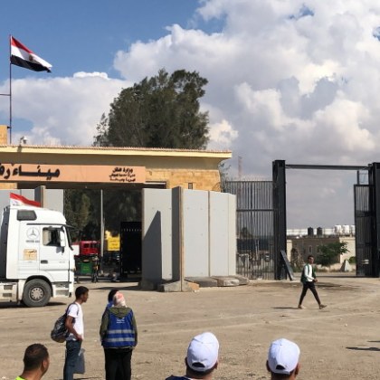 39 палестински затворници включително жени и деца бияха освободени от