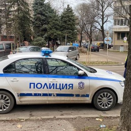 Таксиджия блъсна пешеходка и избяга