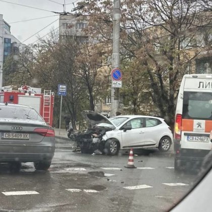 Челна катастрофа на булевард в София СНИМКИ