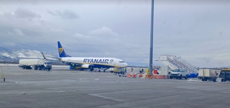 Летище Пловдив изпълнява полетите въпреки сложната обстановка